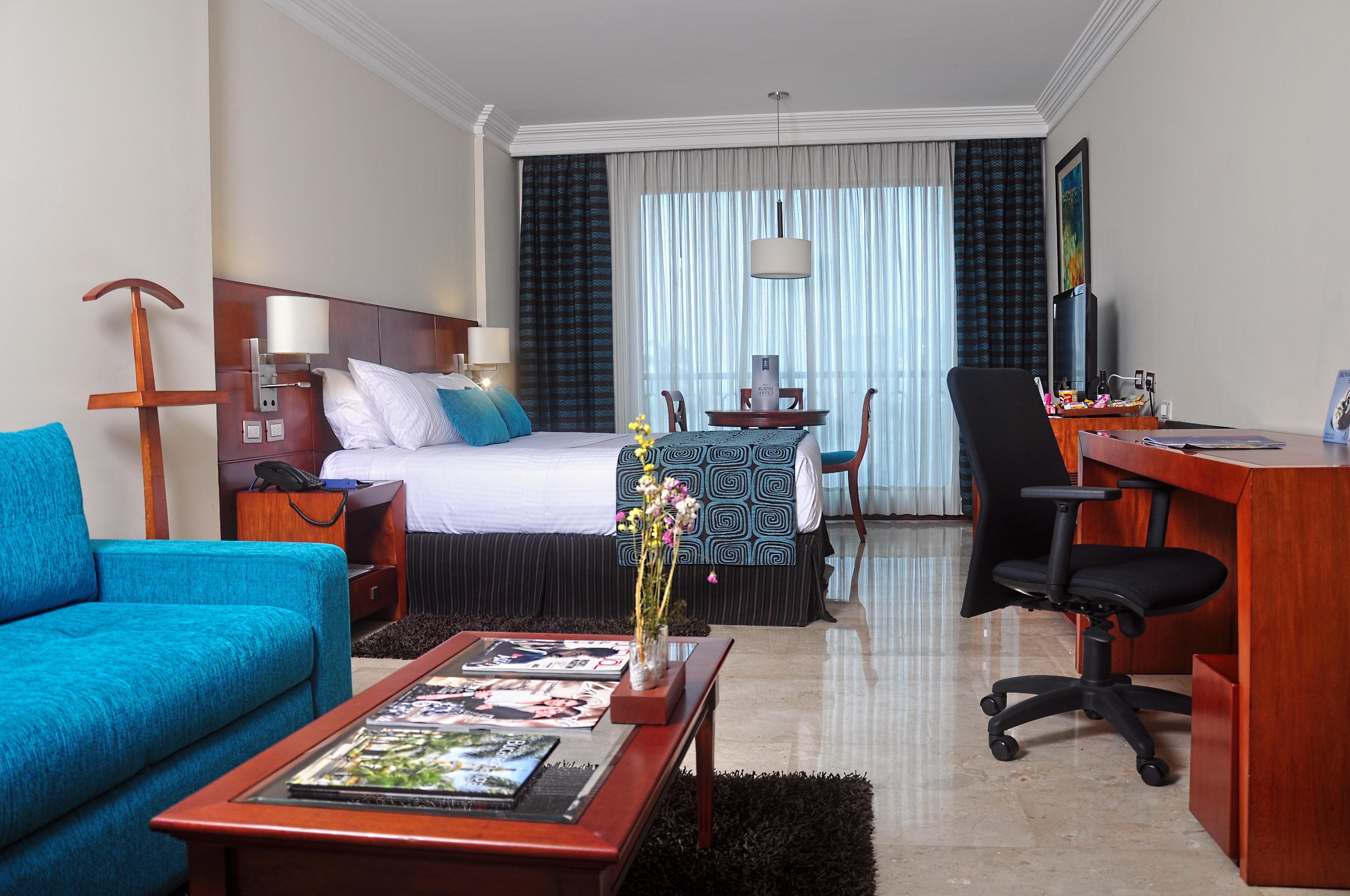 Hotel Dann Carlton Bucaramanga Extérieur photo A room at the hotel
