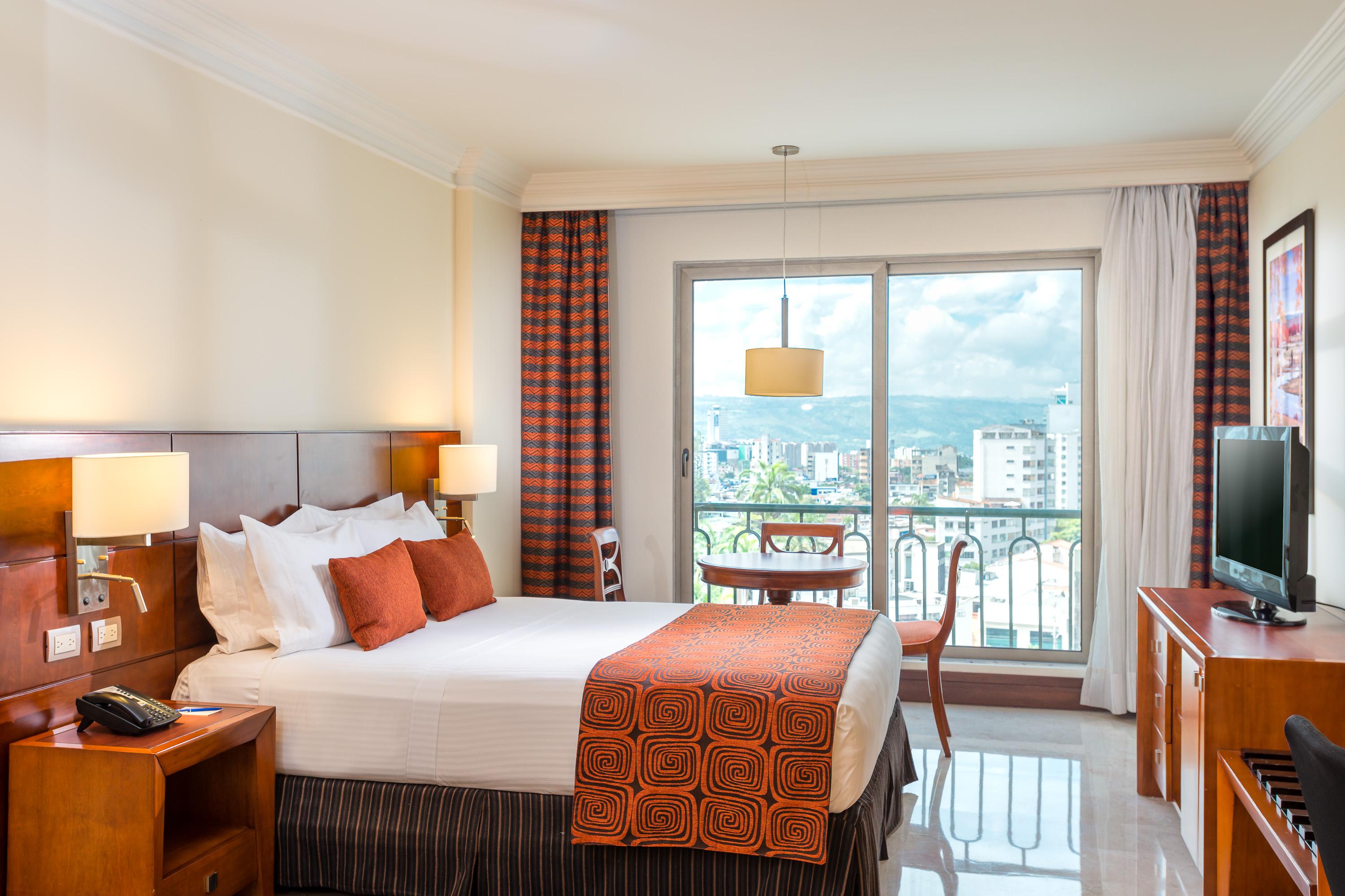 Hotel Dann Carlton Bucaramanga Extérieur photo A room at the hotel