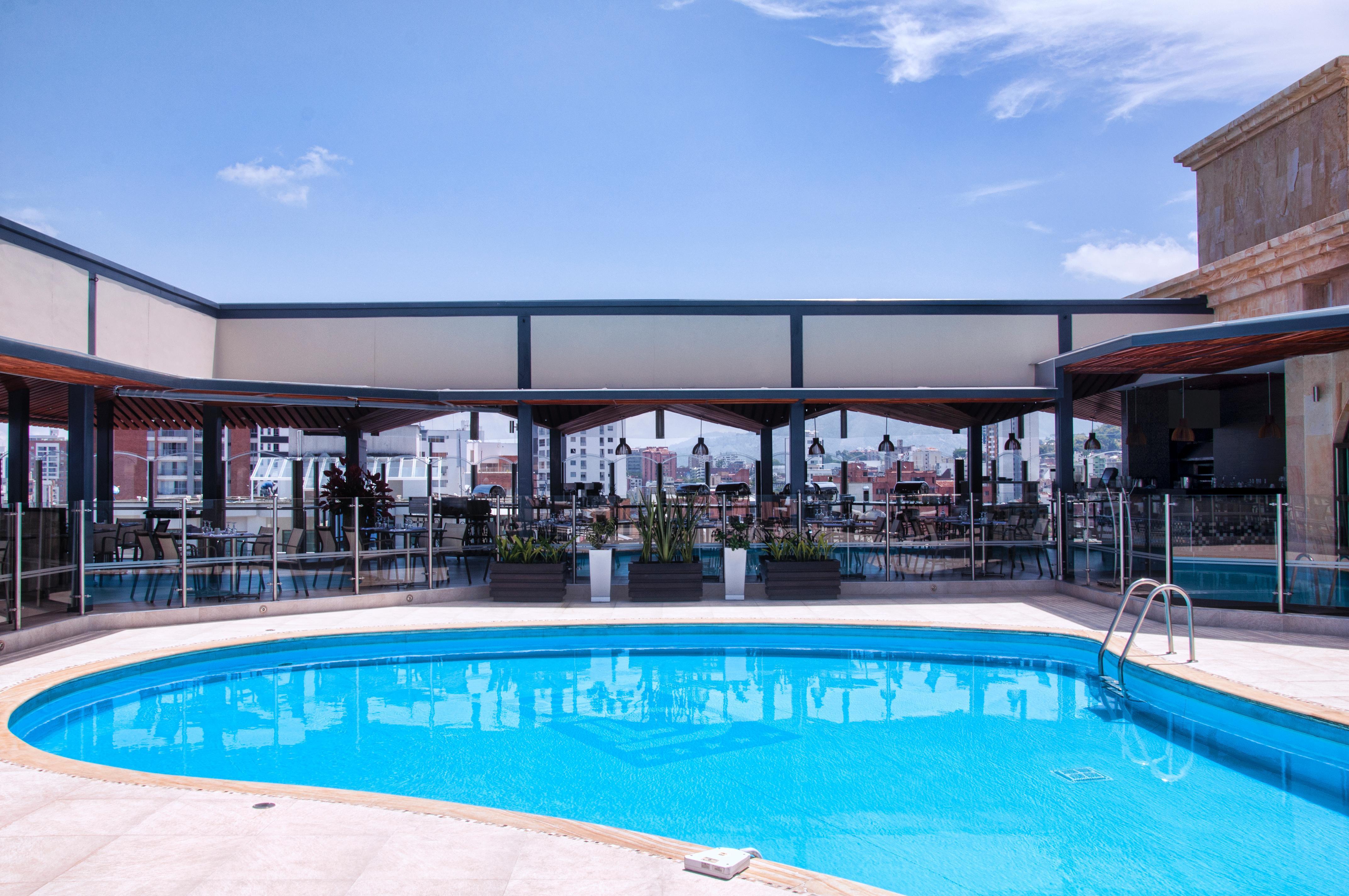 Hotel Dann Carlton Bucaramanga Extérieur photo Rooftop pool