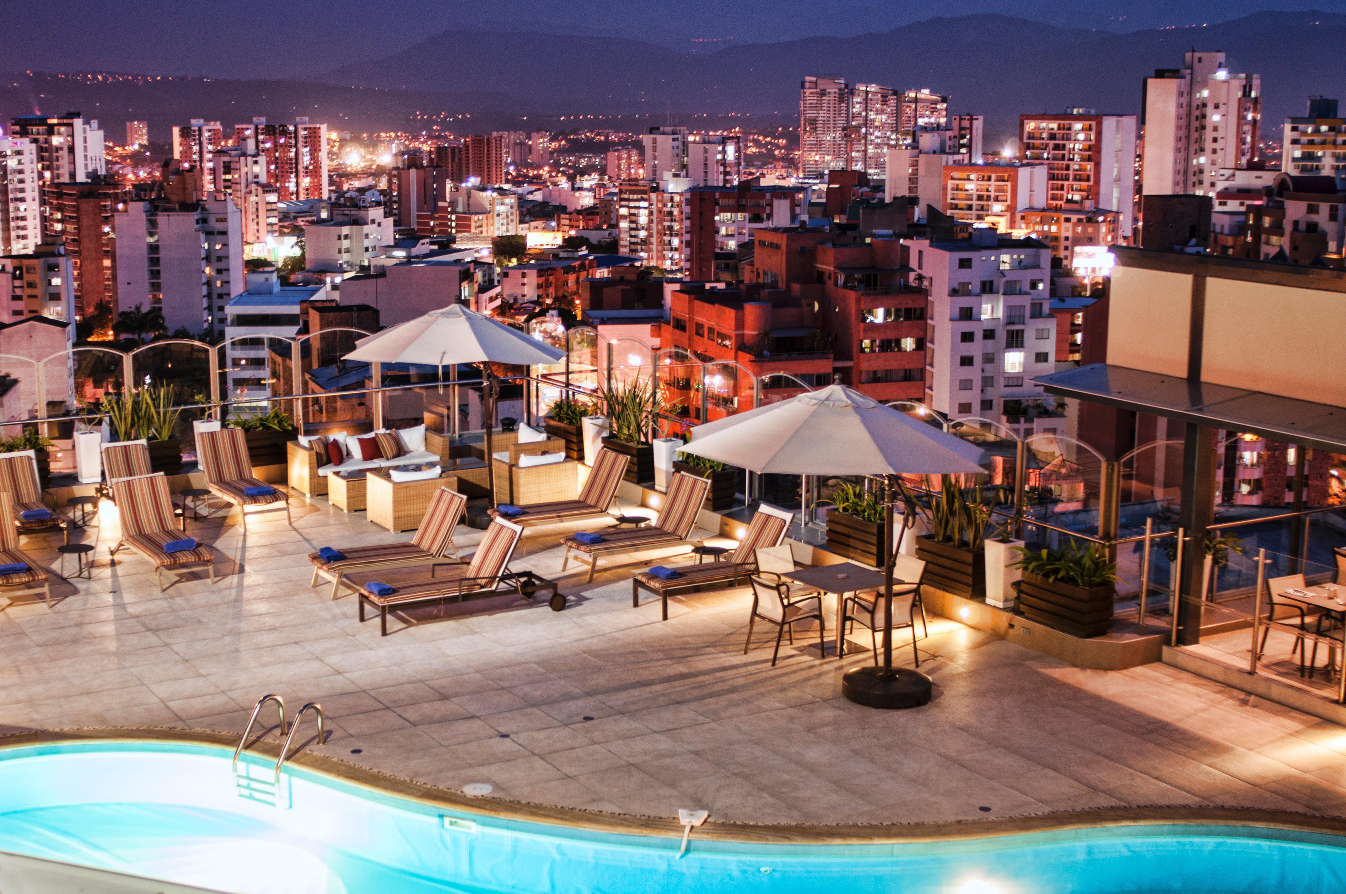 Hotel Dann Carlton Bucaramanga Extérieur photo View from the hotel's rooftop pool