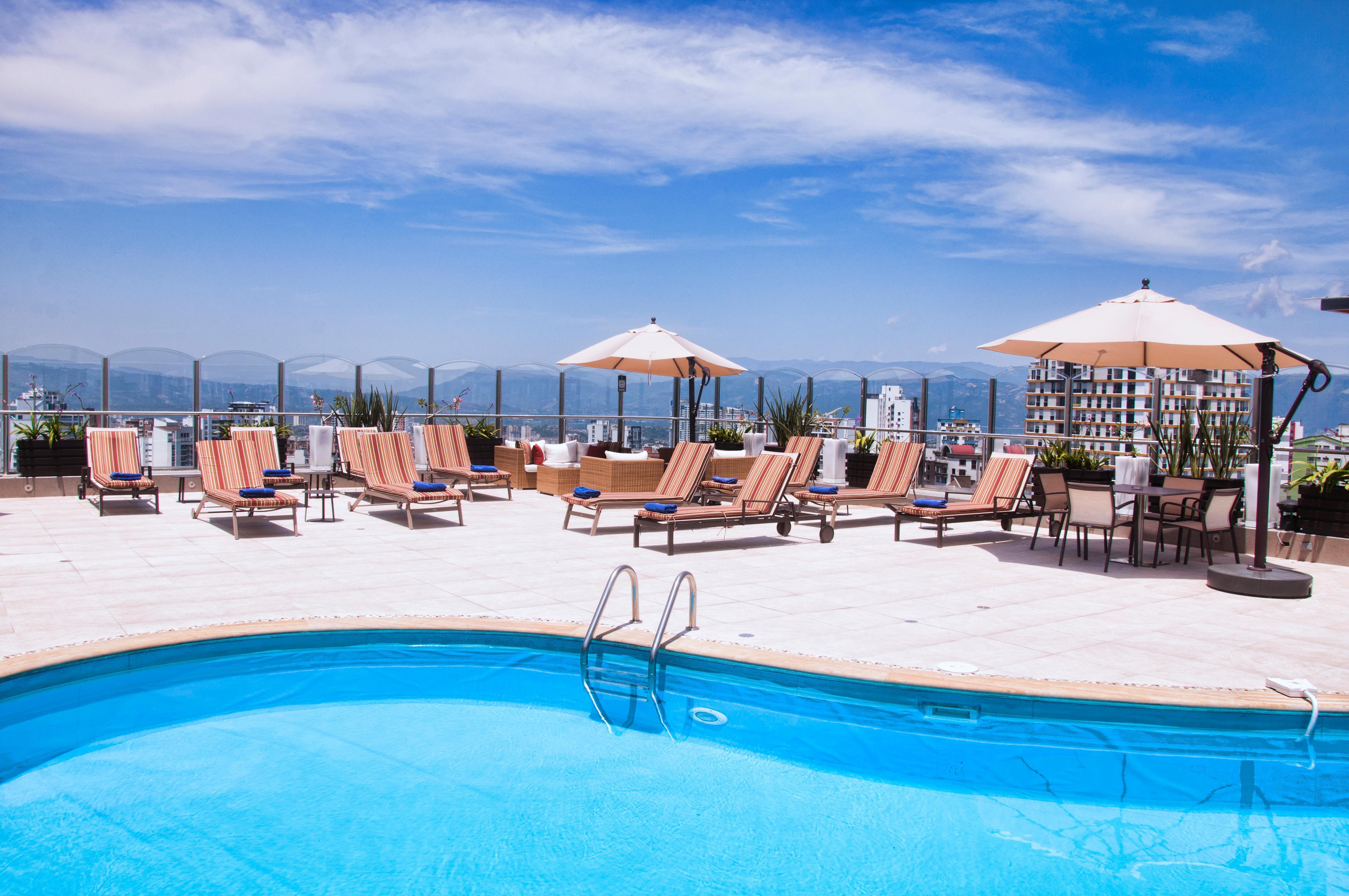 Hotel Dann Carlton Bucaramanga Extérieur photo Rooftop pool