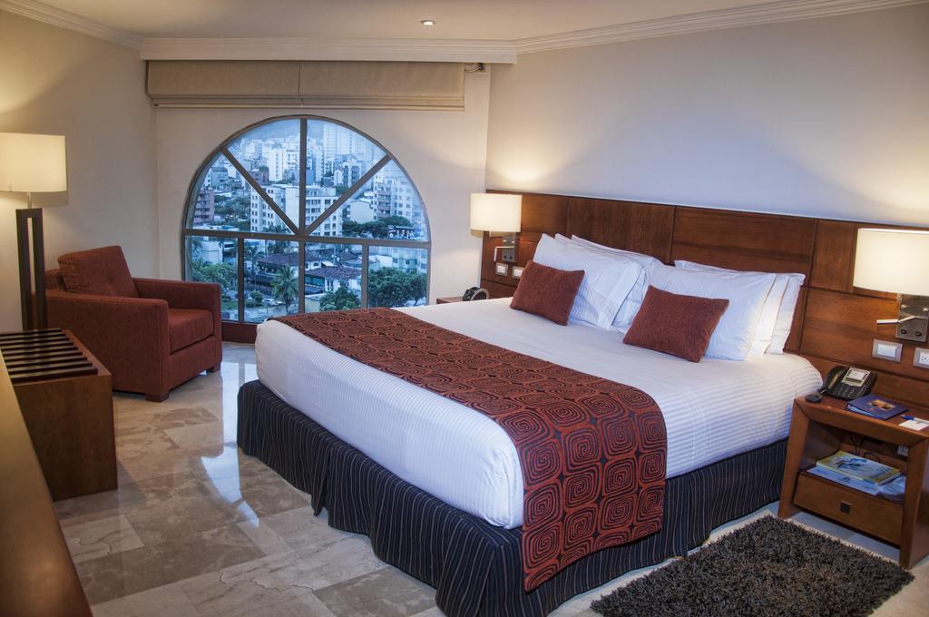 Hotel Dann Carlton Bucaramanga Extérieur photo A bedroom at the hotel