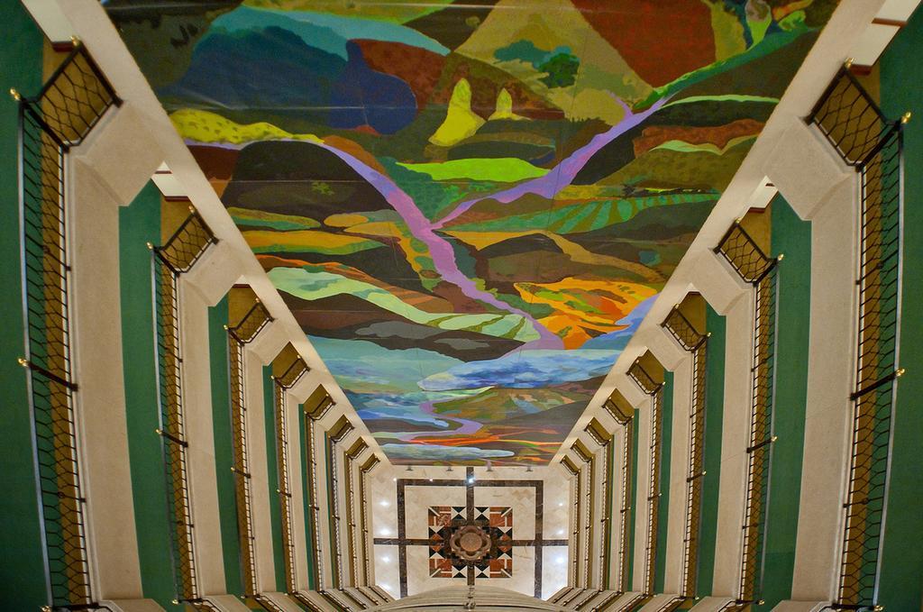 Hotel Dann Carlton Bucaramanga Extérieur photo The ceiling of the staircase